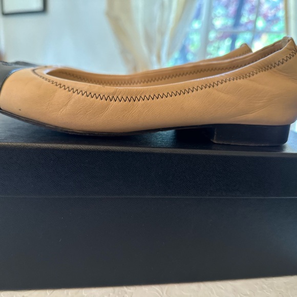Chanel ballerina flat two tone tan/black - Picture 6 of 10